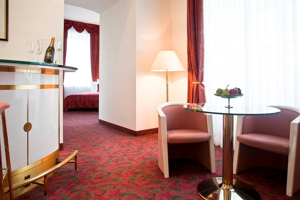 Hotel Schloss Шварценфельд Экстерьер фото